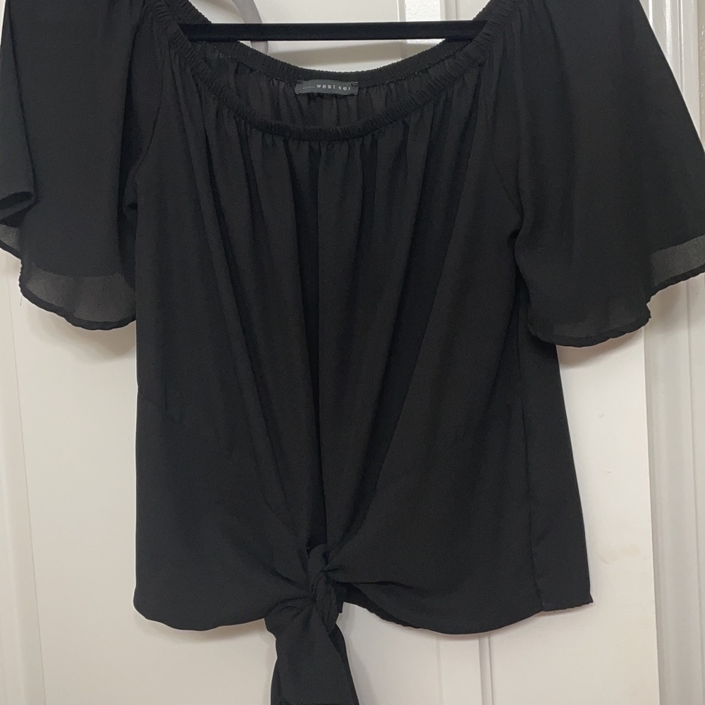 West Kei off the shoulder